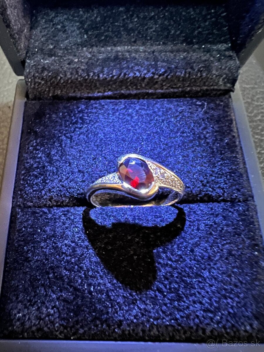 Zlatý dámsky prsteň - 15