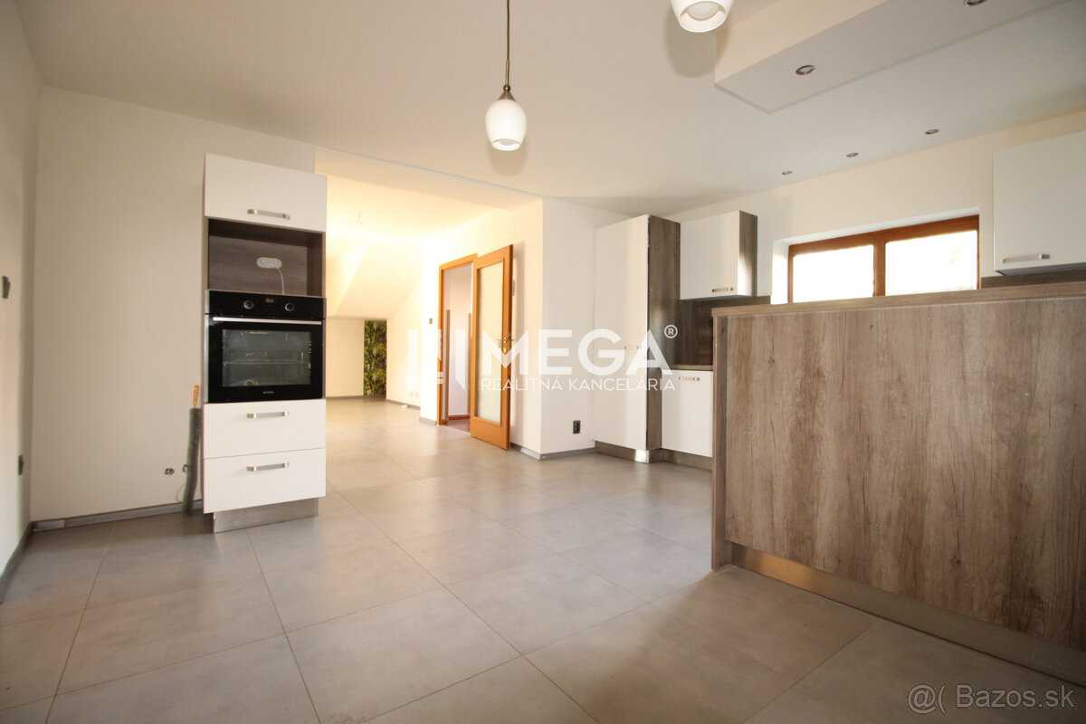 NA PREDAJ: Priestranný dvojgeneračný rodinný dom - Valaliky - 15