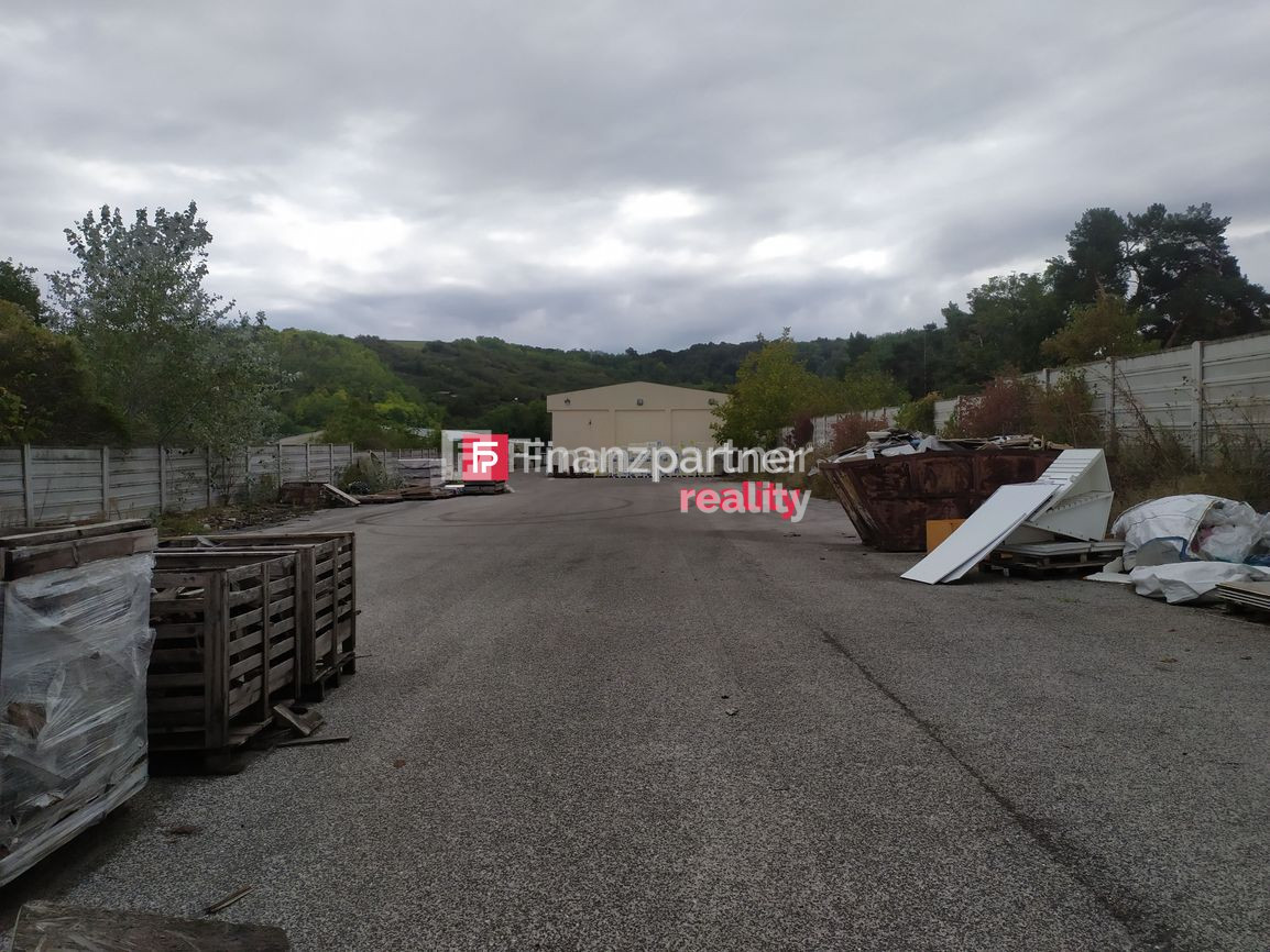 Obchodno-administratívny objekt s veľkým skladovým priestoro - 15