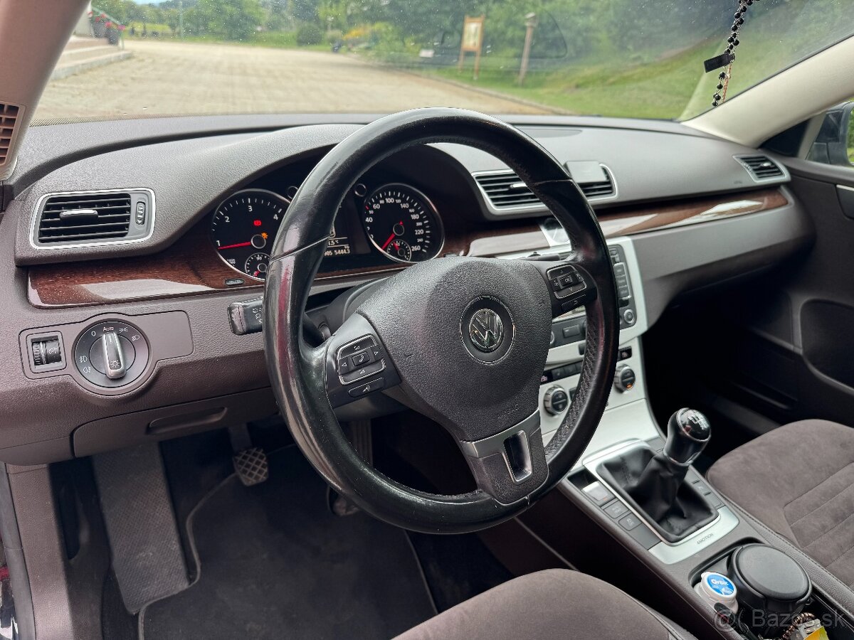 Volkswagen Passat 2.0 TDI BMT Comfortline 4MOTION Business - 15