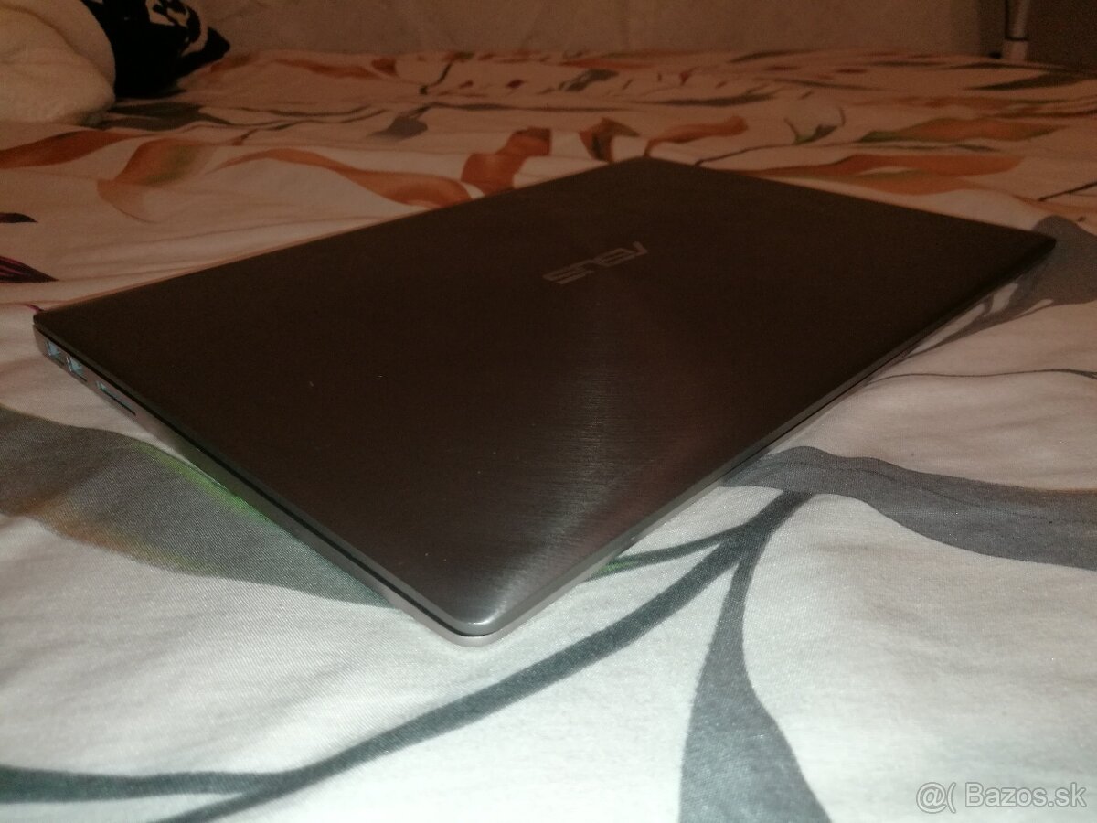 Asus ZenBook. Intel i7. 13,3 FHD dotyková. Nová baterka. - 15