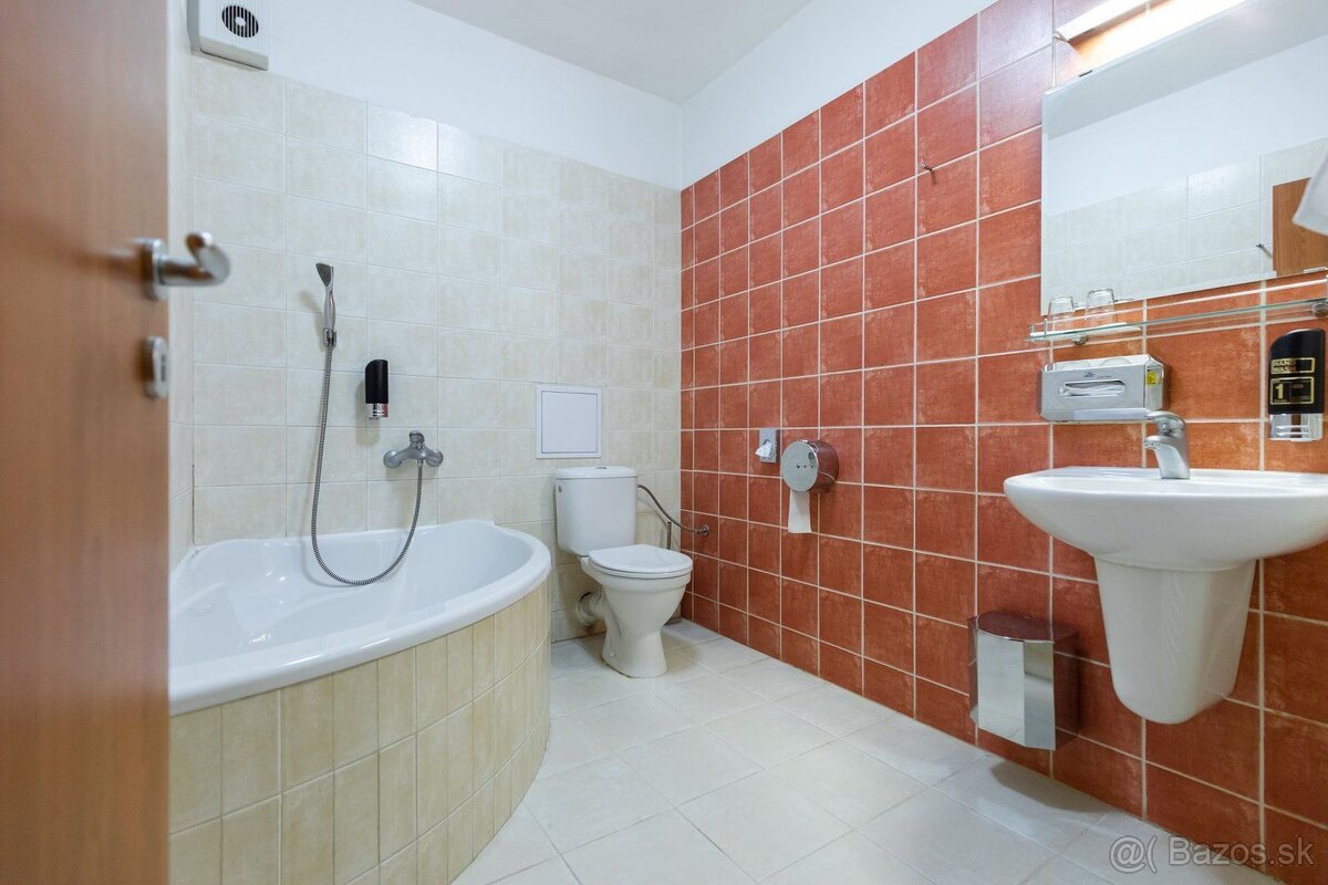 TARGETreal | NA PREDAJ Nádherný HOTEL PANORÁMA s rešt - 15