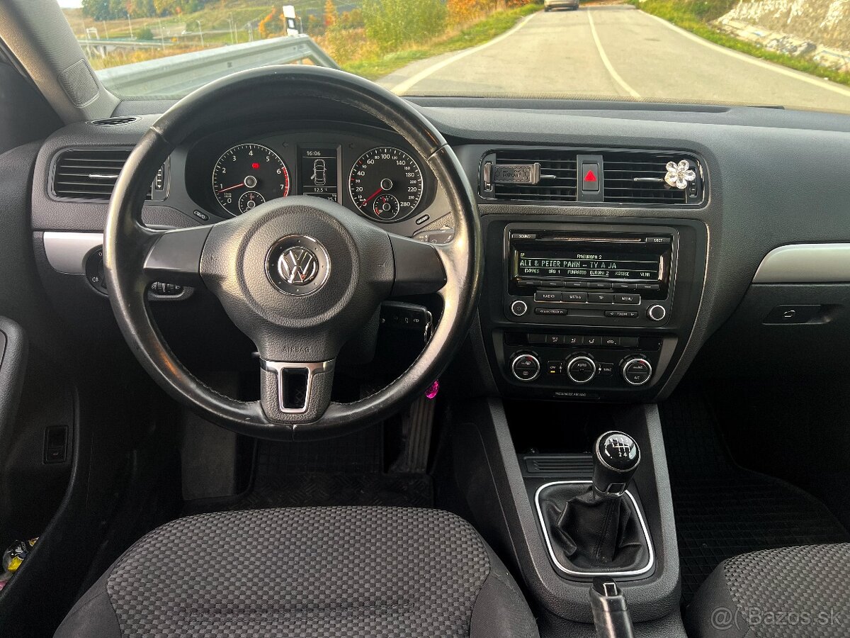 Volkswagen Jetta 1.2 TSI Trendline - 15