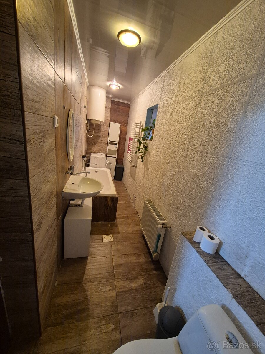 REZERVOVANE - Na predaj rodinný dom s veľkým pozemkom 3820 m - 15