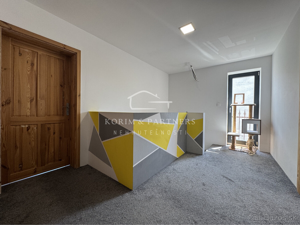 REZERVOVANÉ - Originálny rodinný dom na Leteckom poli, Komá - 15