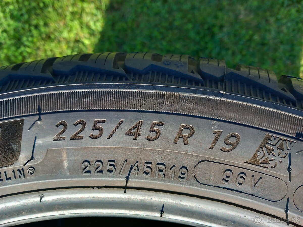 225/45 r19 zimne pneumatiky - 15