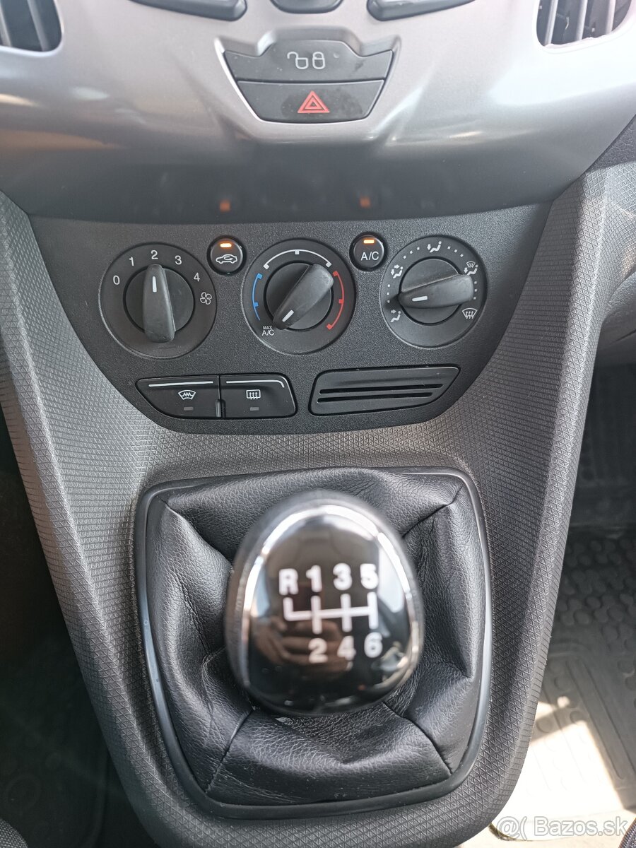 Ford Tourneo Connect 7miest 2015 - 15