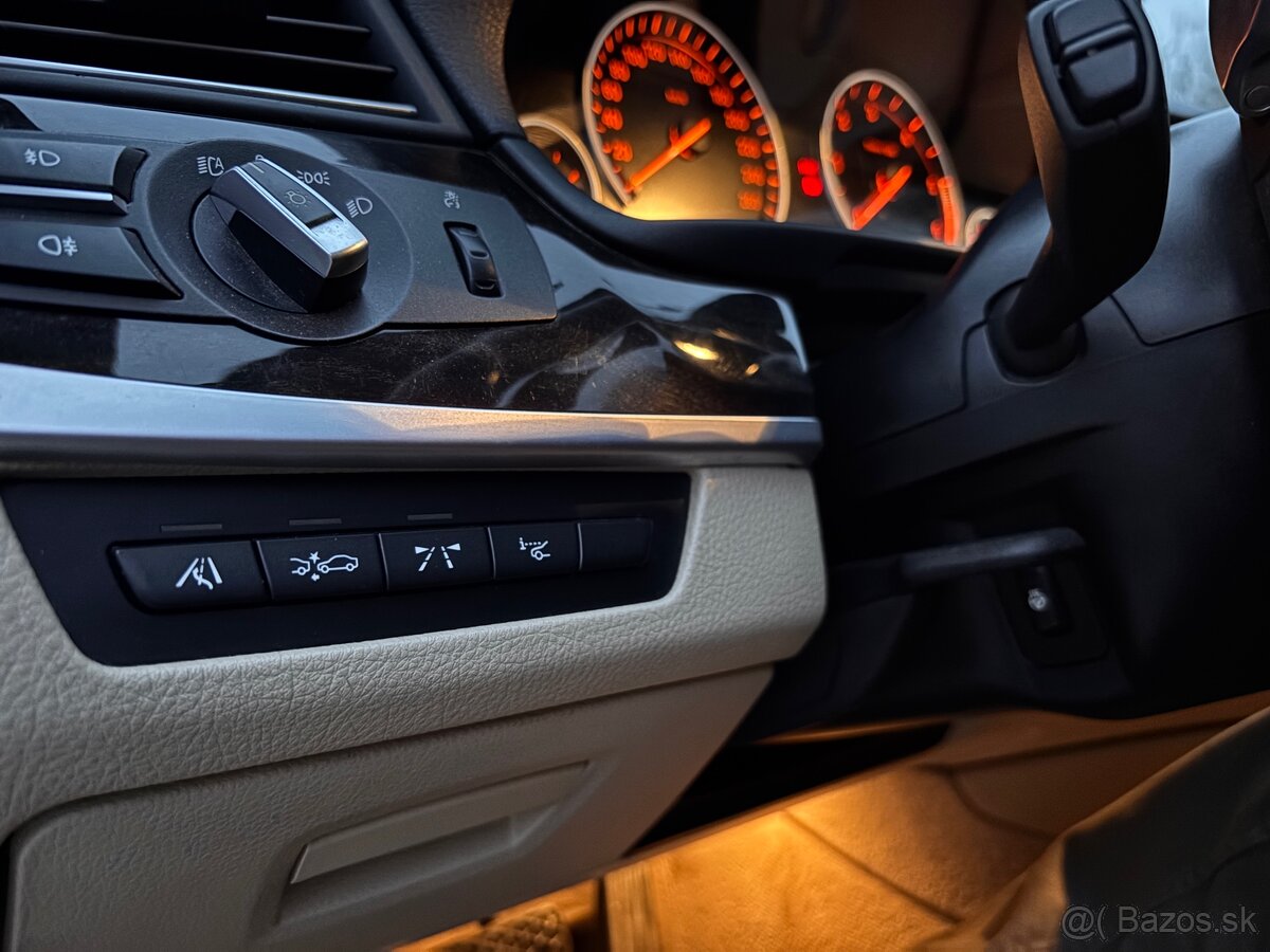 BMW 530xd Mpacket Xdrive PANO webasto adaptiv kamera tažné - 15