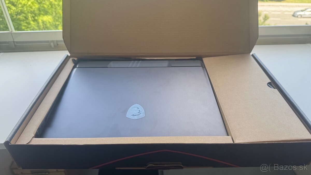 MSI Vector 16 HX/i9 14th/RTX 4080 12GB/32GB-DDR5 - 15