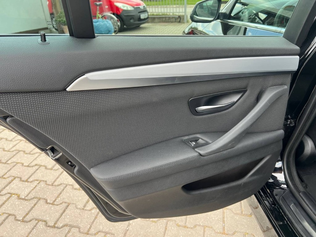 BMW Rad 5 Touring 520d 190k A/T - 15