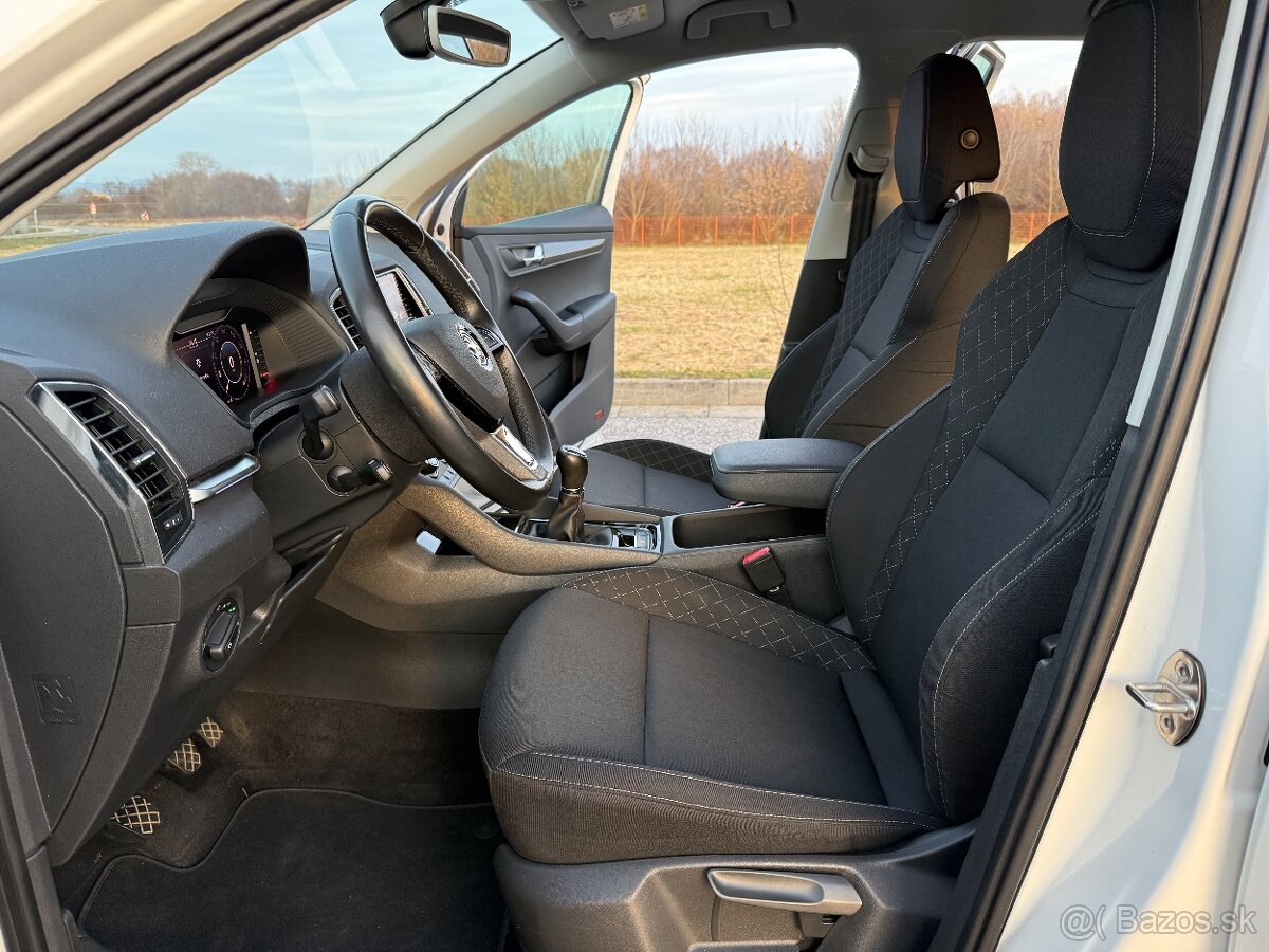 Škoda Karoq benzín Virtual cocpit - 15