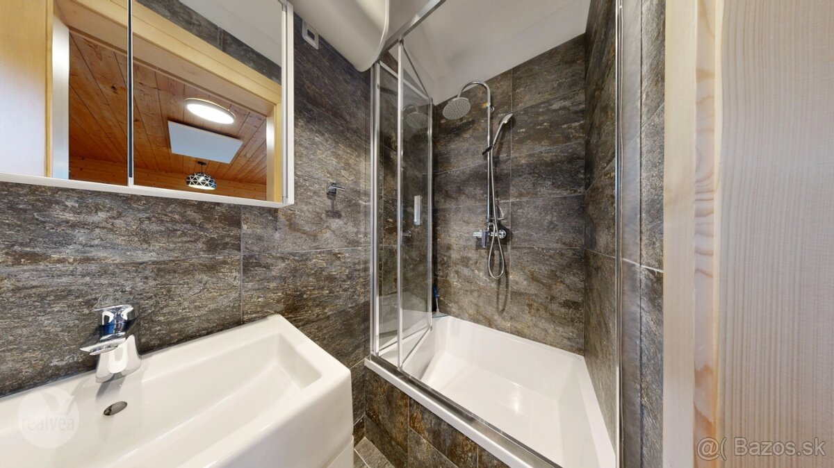 Stavebný pozemok so základovou doskou a moderným domčekom - 15