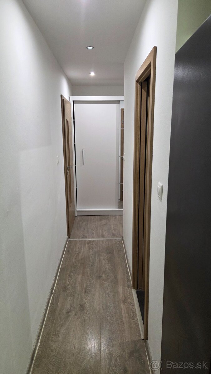 Prenajmem prerobený, zariadený 3 izbový byt vo Zvolene - 15