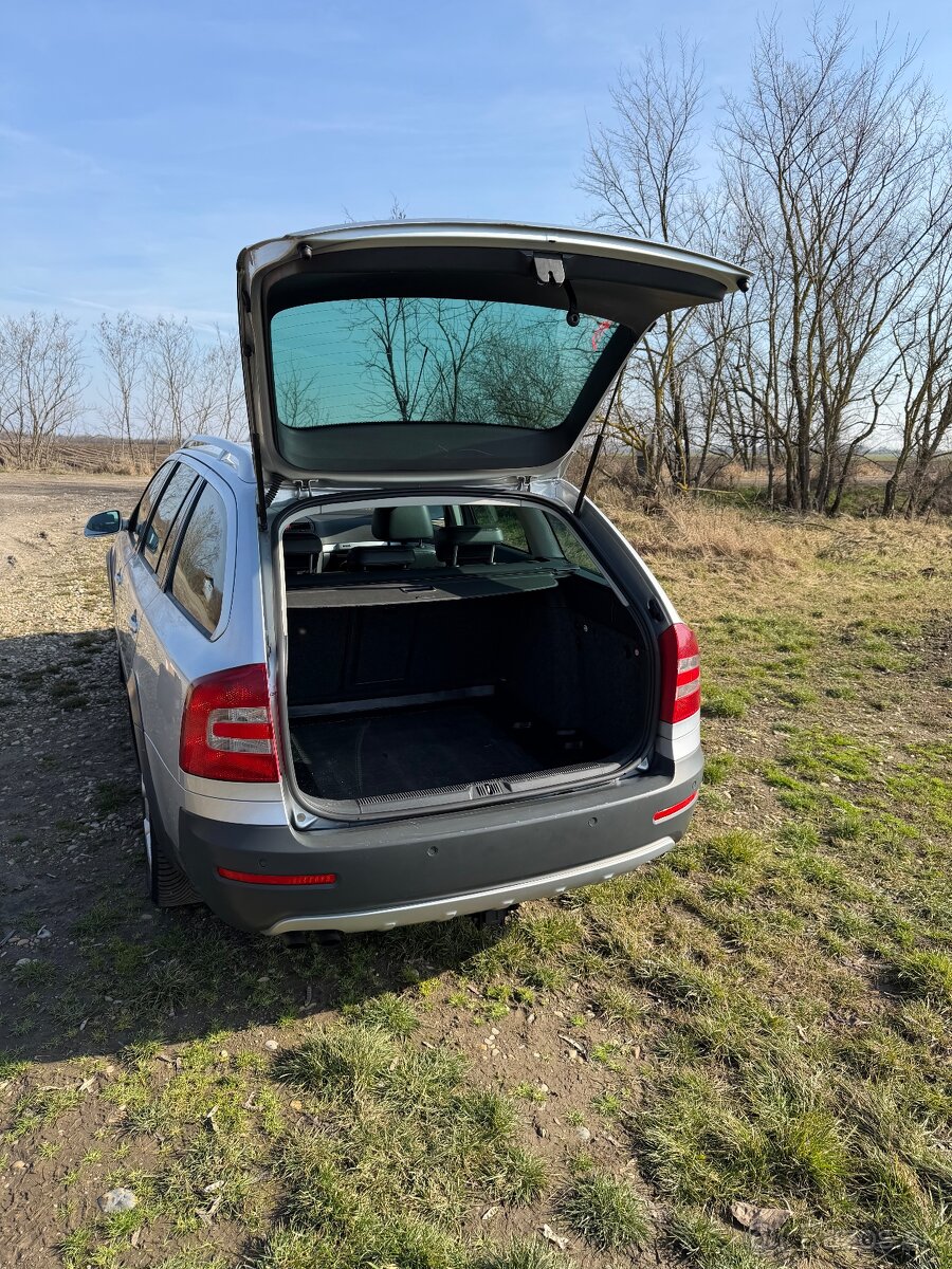 Škoda Octavia Scout - 15