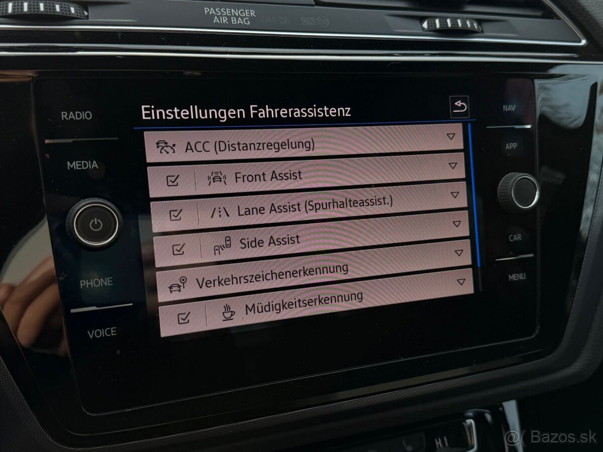 VW Touran R-Line, 7 místný DSG - 15