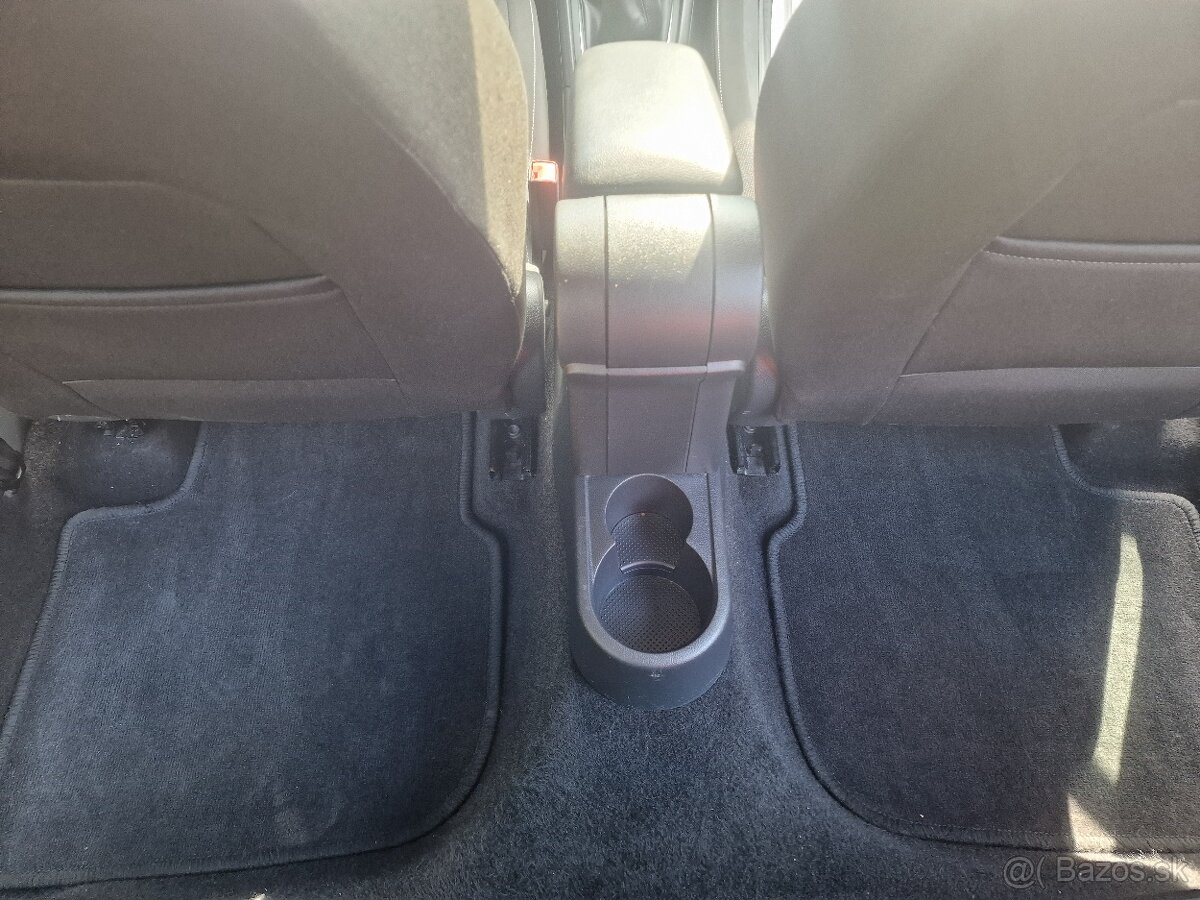 Škoda Rapid Spaceback 1.4 TDi 90k M5 Ambition (diesel) - 15