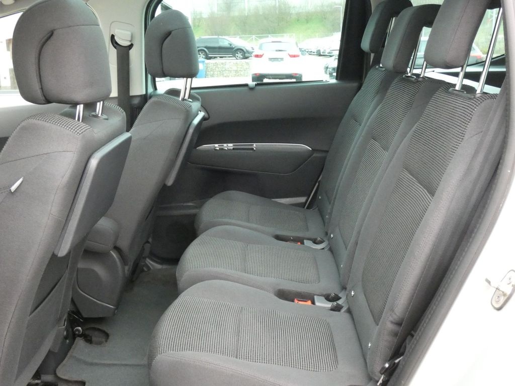 Peugeot 5008 2.0 HDI Allure, panorama - 15