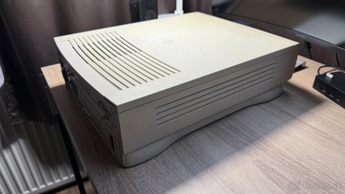 Apple Macintosh Performa 630 a Apple Monochrome display - 15