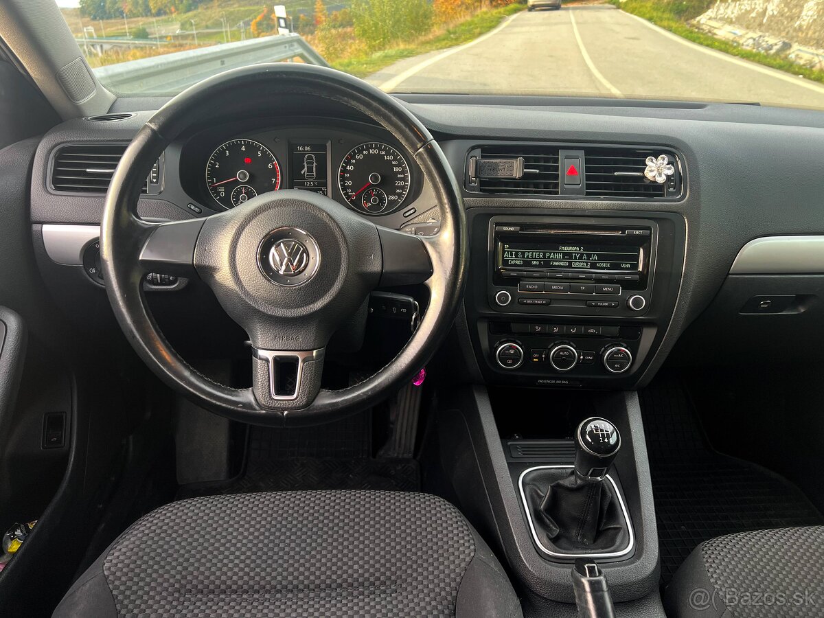 Volkswagen Jetta 1.2 TSI, kupované SR, Nové rozvody - 15