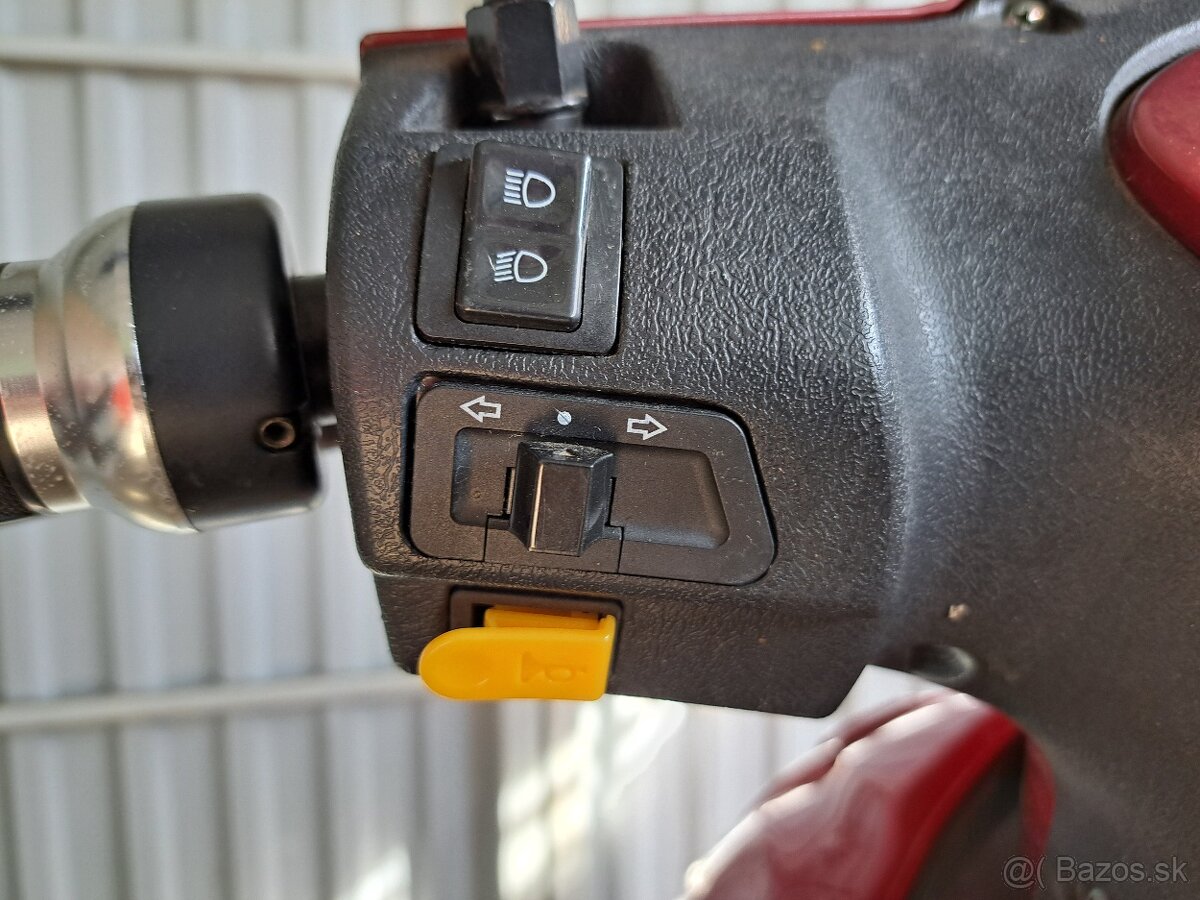 Elektrický skuter z dvoma batériami. - 15