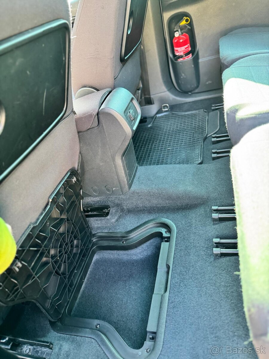 VW Sharan 2,0Tdi 110kW, 7 miestne - 15