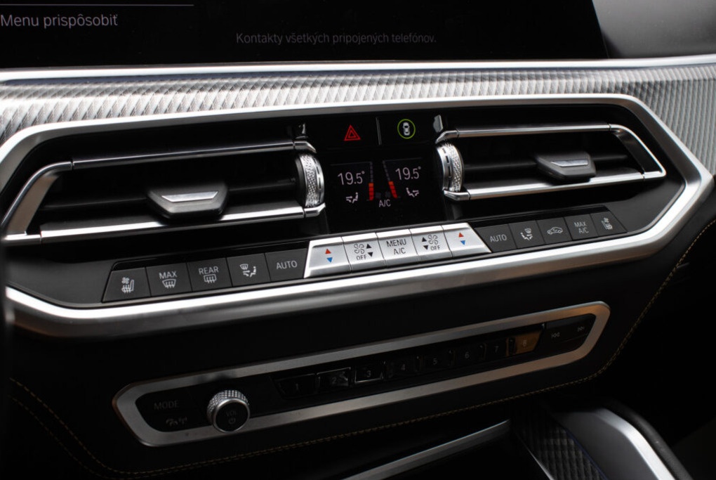 BMW X6 M Competition z roku 2021 - 15