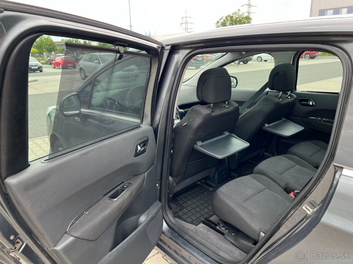 Peugeot 5008 1.6 HDi 80kw automat 7 míst panorama - 15