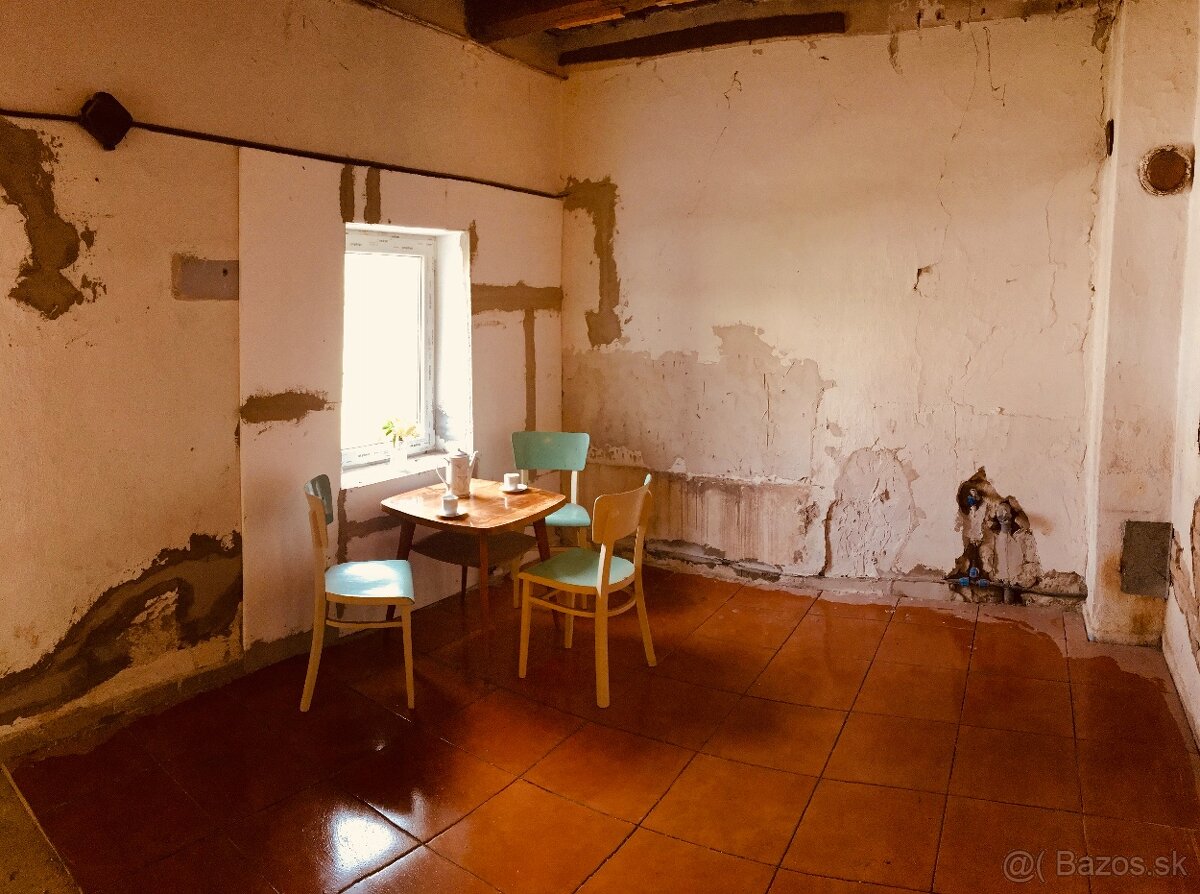 Znížená cena - Rodinný dom so slnečným pozemkom - 15