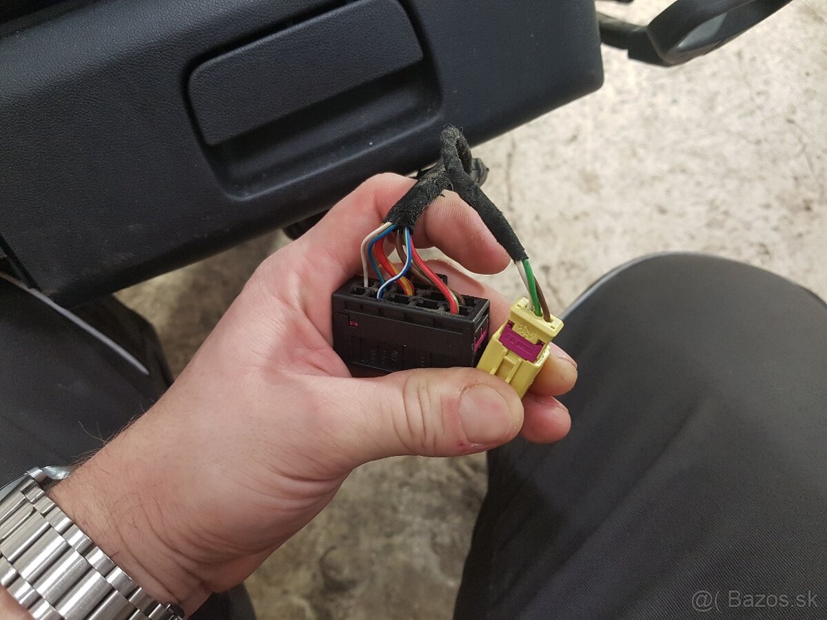 Predám polokožené sedačky Škoda Octavia 2 RS Combi - 15