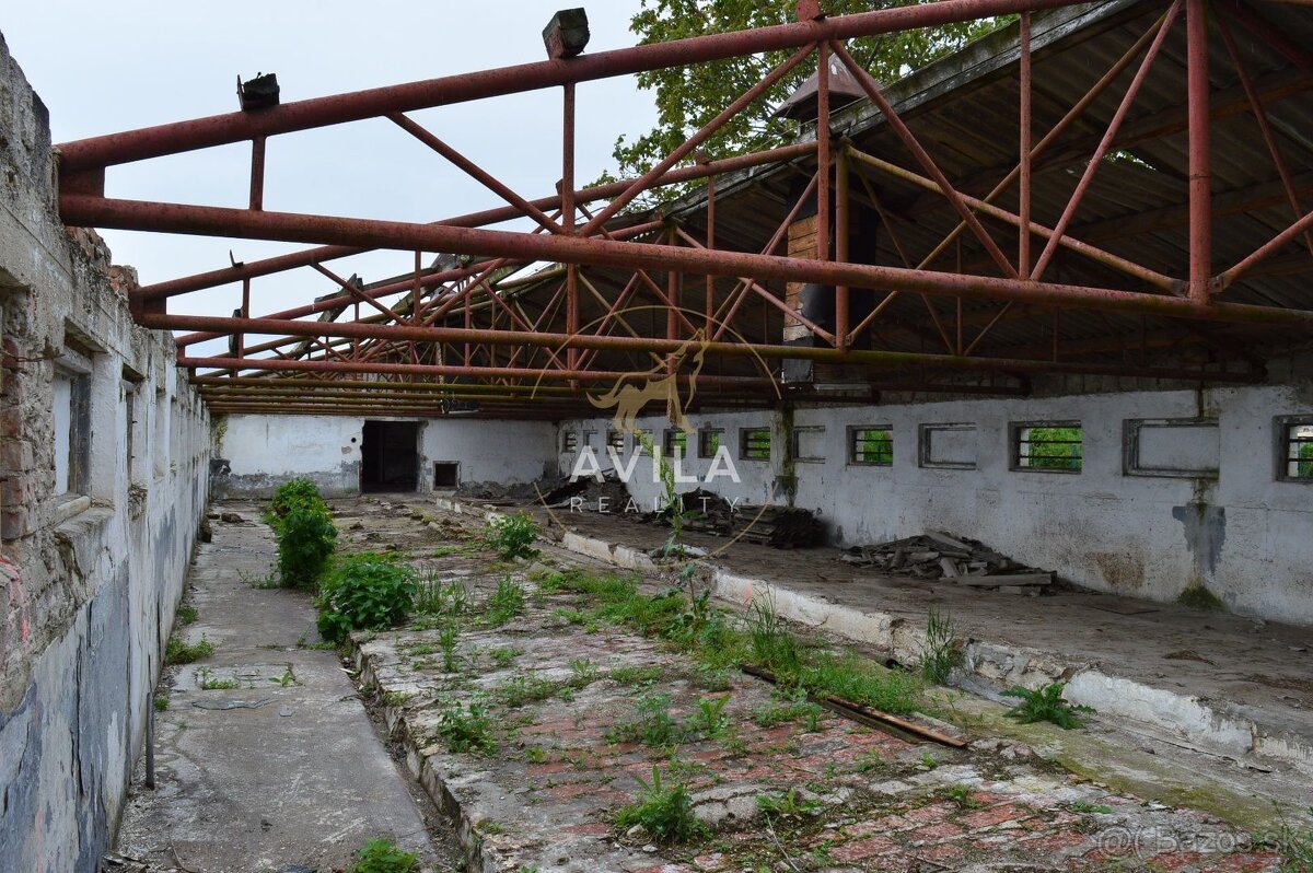 NA PREDAJ: sklad-hala 750m2 vo Voderadoch - 15