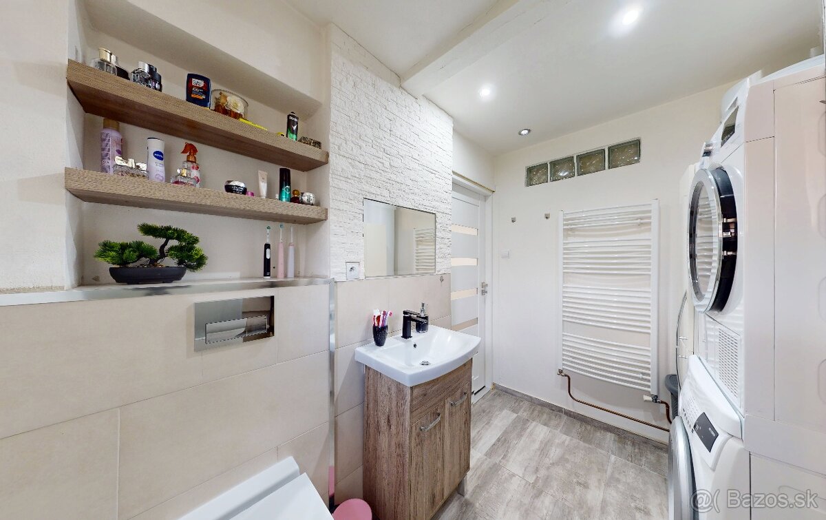 Zrekonštruovaný 4 izbový RD - 20 min od mesta ZVOLEN - 15