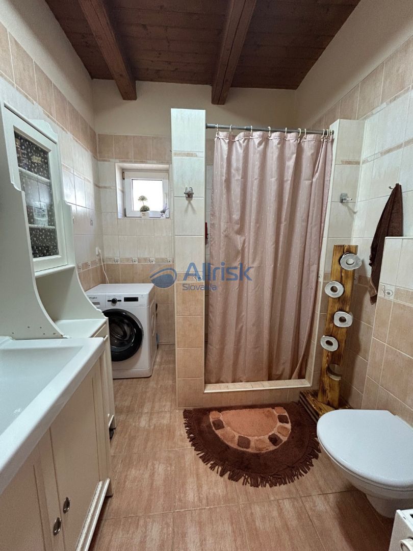 NOVÁ CENA Vidiecky dom s nádhernou záhradou dvojgaráž, t - 15