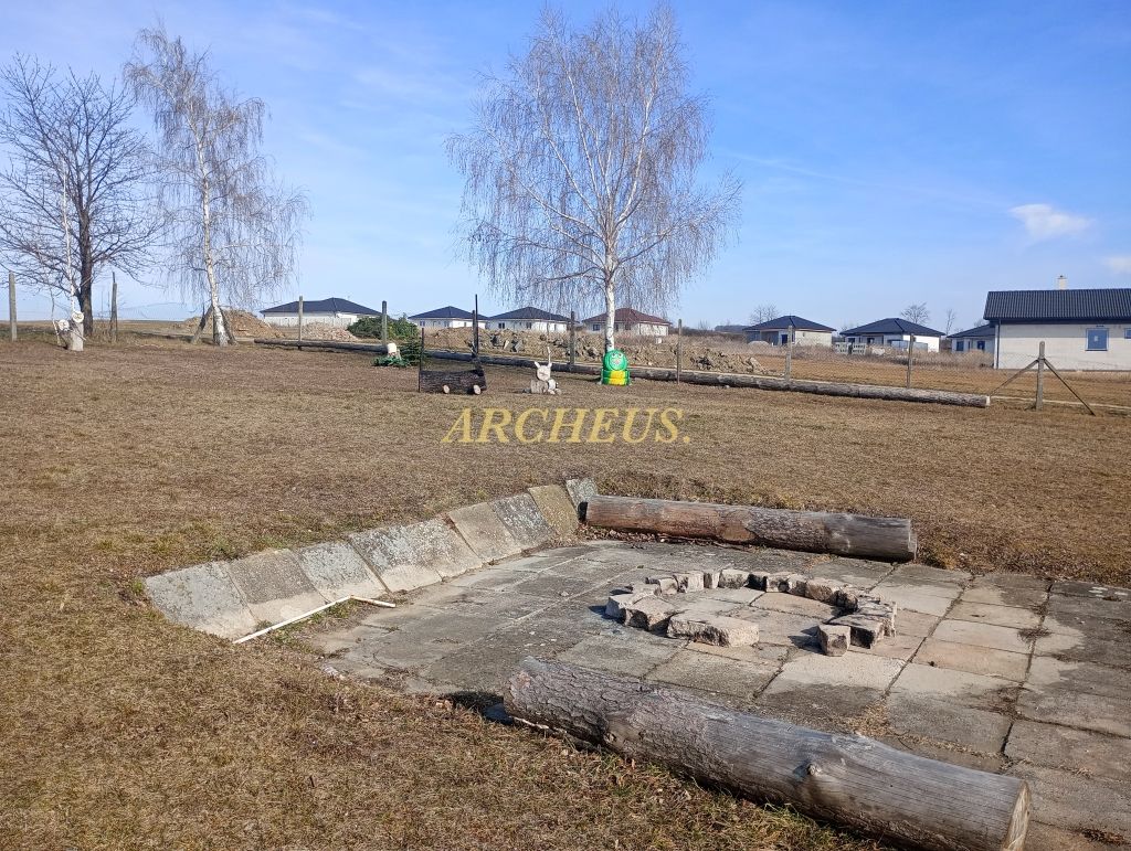 Stavebný pozemok so stavebným povolením a projektom Radimov - 15