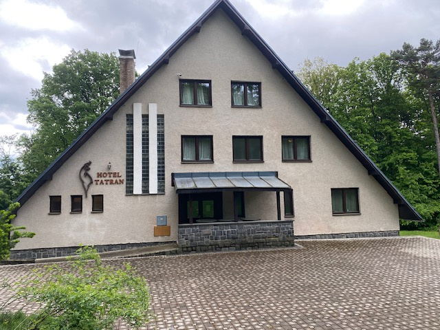 Predám ( prenajmem ) hotel medzi BB a ZV - 15