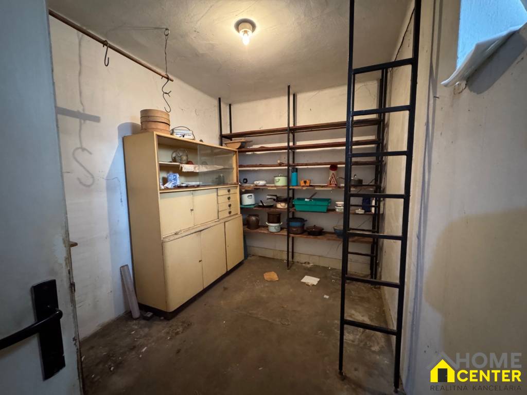 NA PREDAJ – Výnimočná príležitosť v srdci Nesvád - 15