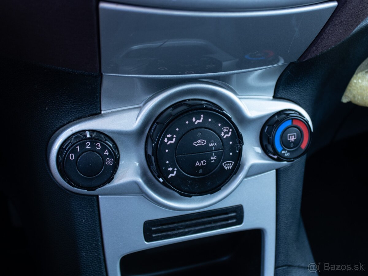 Ford Fiesta 1.4 TDCi DPF Titanium - 15