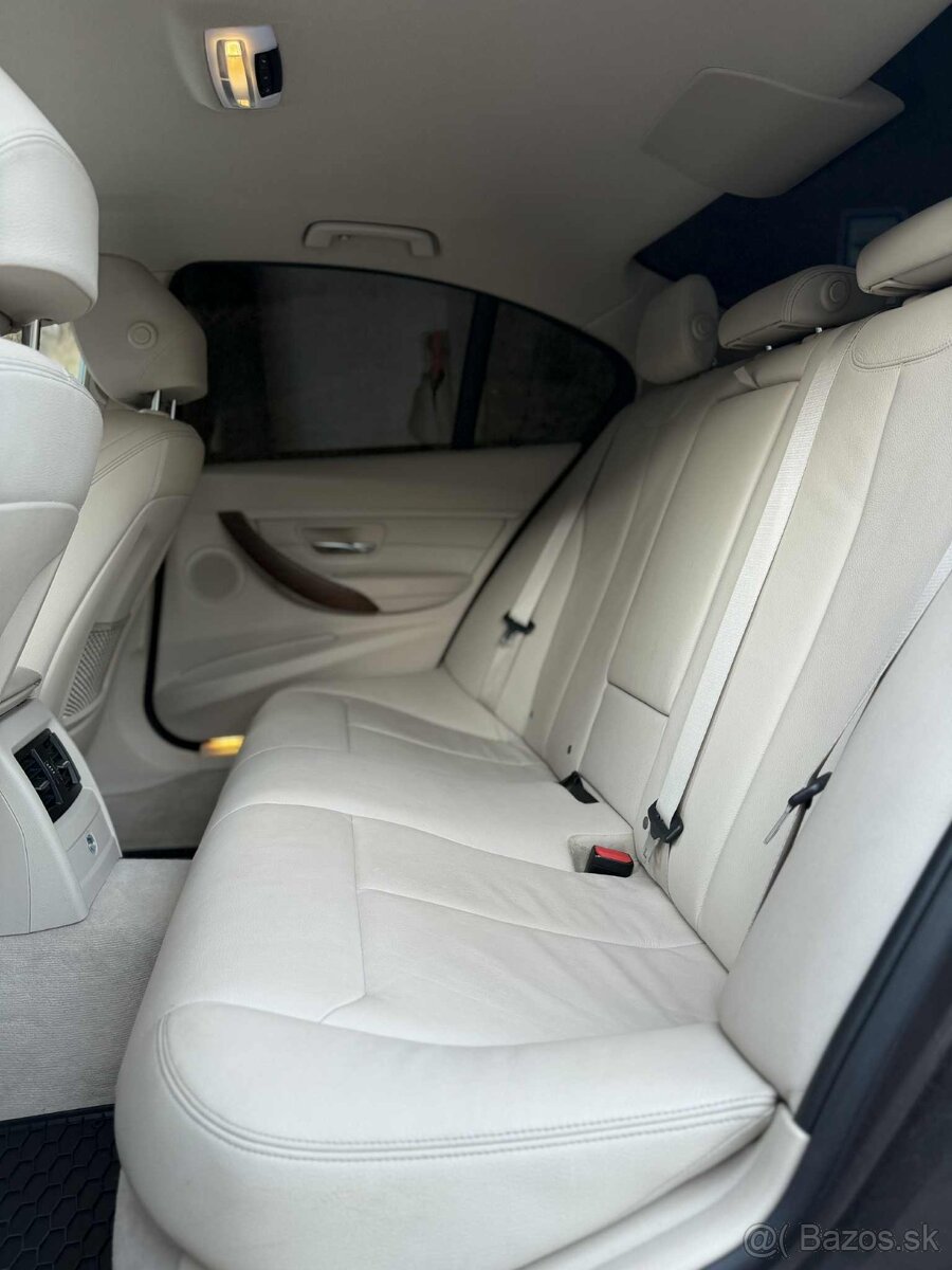 BMW 328i xDrive - 15