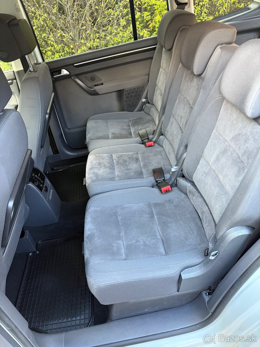 VW Touran 2,0 TDi - 15