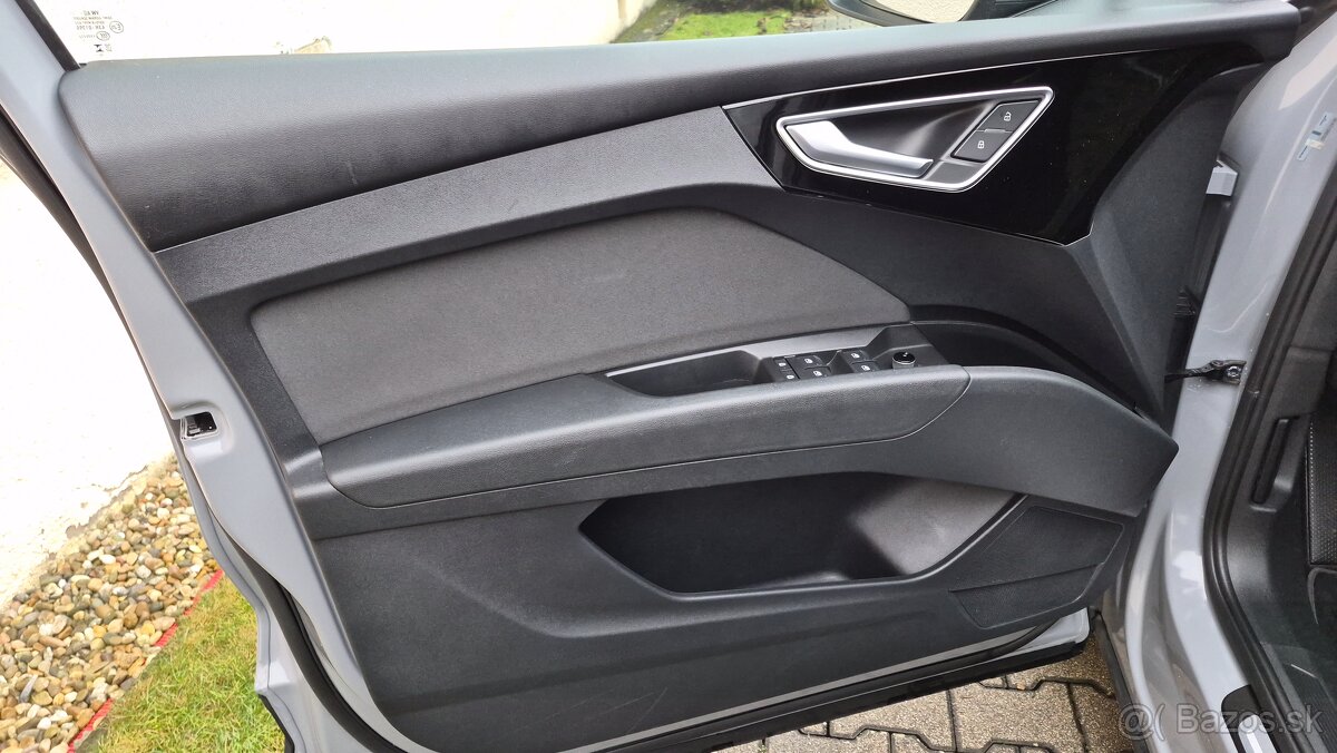 AUDI Q4 E-tron 45 QUATTRO SOH-95% odpočet DPH - 15