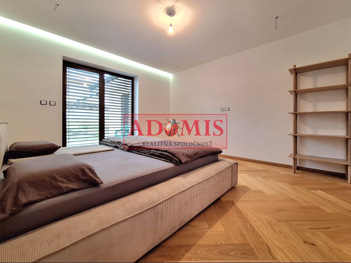 ADOMIS - predáme pekný RD 154m2, 4-5izbový, Durďošík, všetky - 15