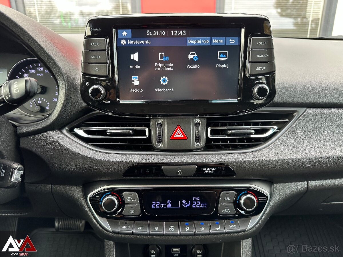 Hyundai i30 CW 1.6 CRDi DTC Family, 121 680km, SR - 15