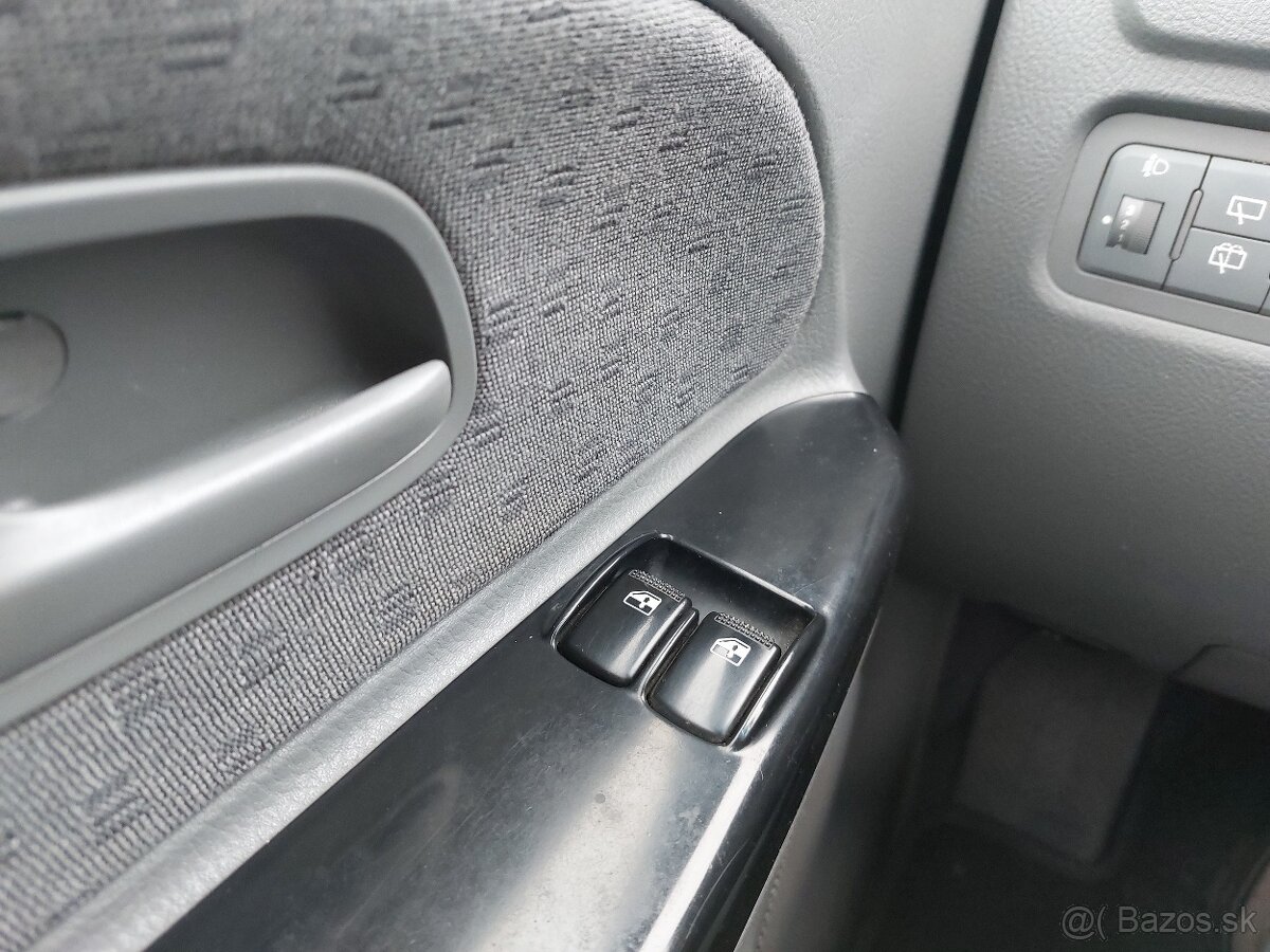 Kia Rio Combi 1,4 benzín - 15