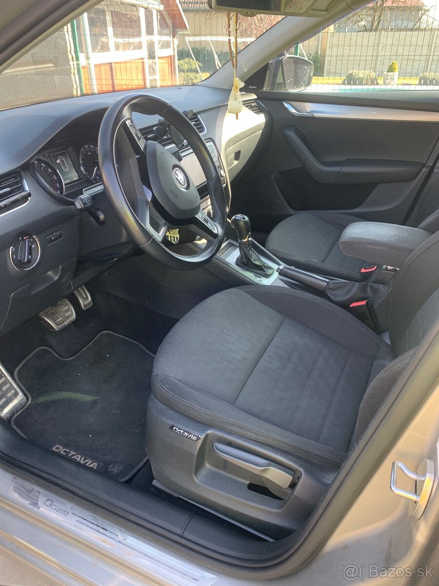 Škoda Octavia combi 2.0 DSG - 15