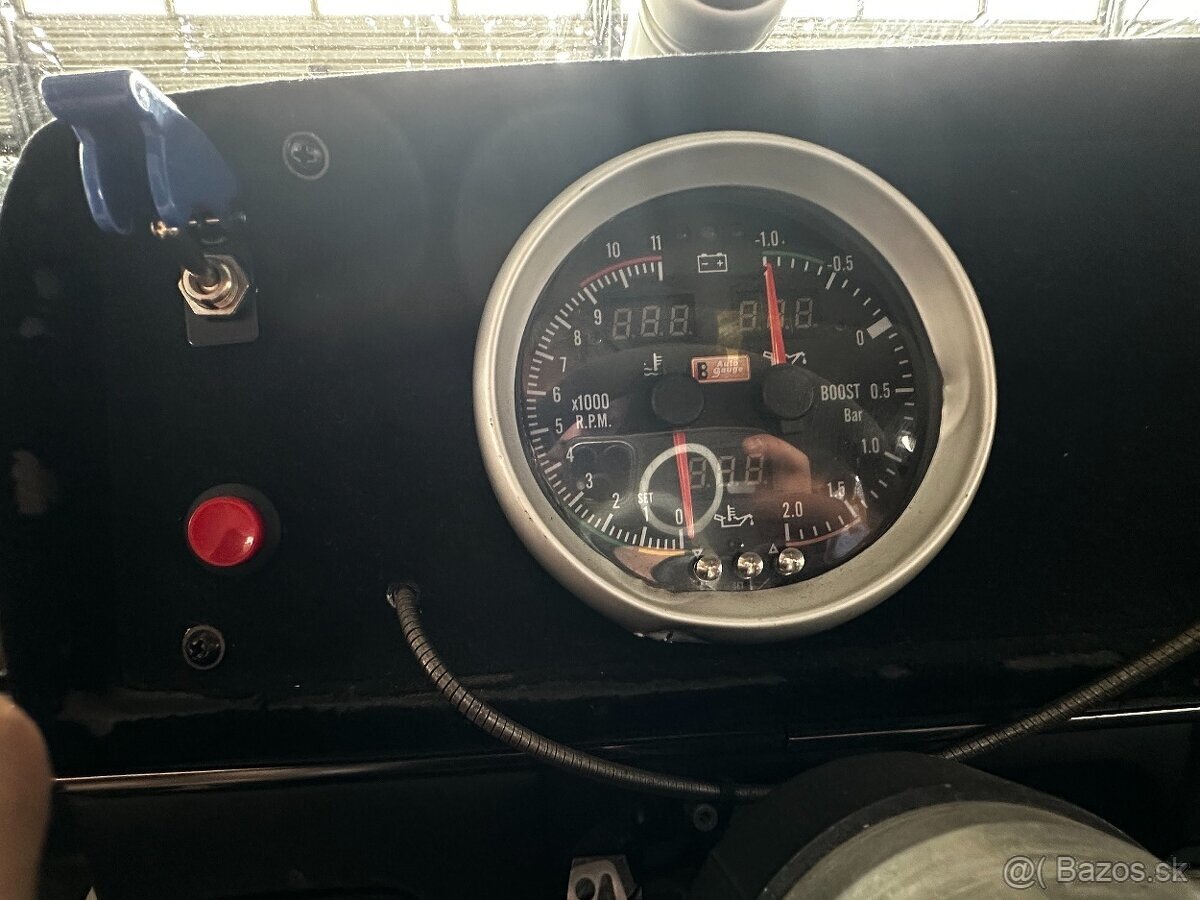 Volkswagen Golf závodné 1991 GTI raketa Rallye, cca 200 koní - 15