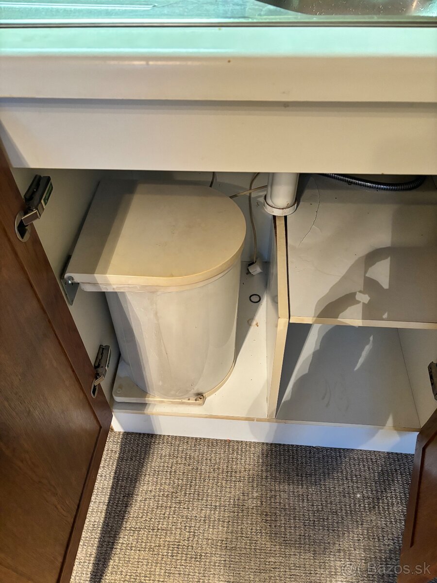 Masívna Lková kuchynská linka so spotrebičmi - 15