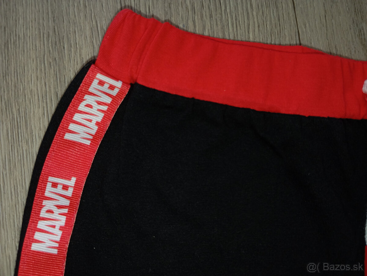 Čierne tepláky a kraťase Marvel 152 - 15