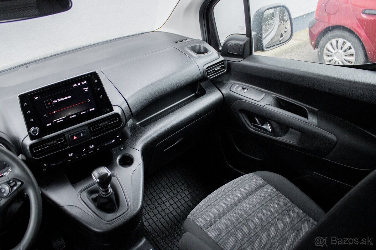 Opel Combo Life 1.2 Turbo 7-miestne - 15