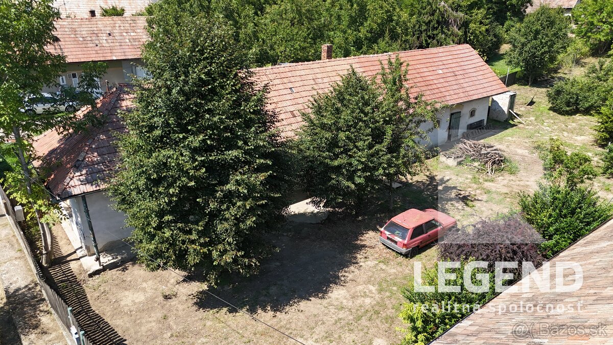 Chalupa Svodín, krásny pozemok 1317 m2, tichá ulička, ovocný - 15