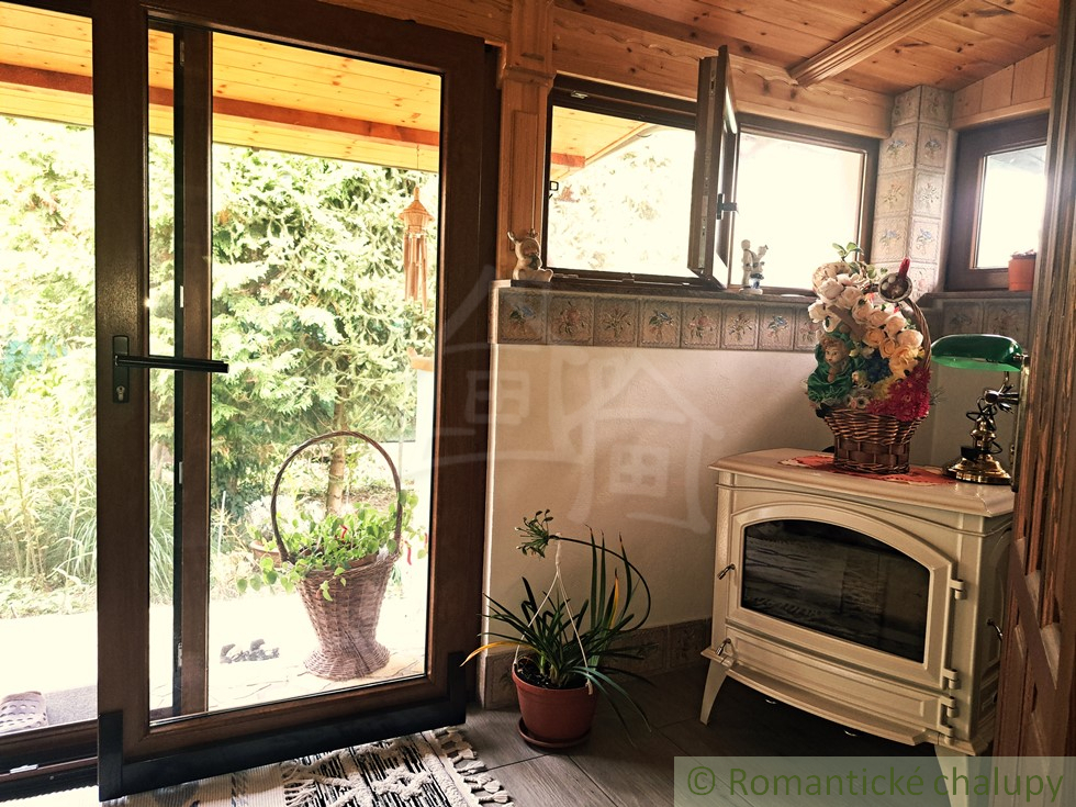 Romantická chata v rekreačnej oblasti v peknom lesnom pros - 15