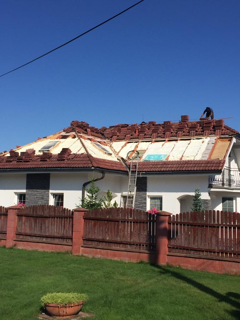 OBNOV DOM striekana fukana pena zateplenie strechy Anhydrit - 15